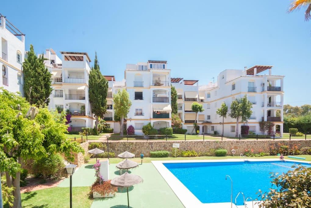 Apartamento Con Piscina Cerca Del Golf En Atalaya - Atalaya Del Golf 31 Estepona Buitenkant foto